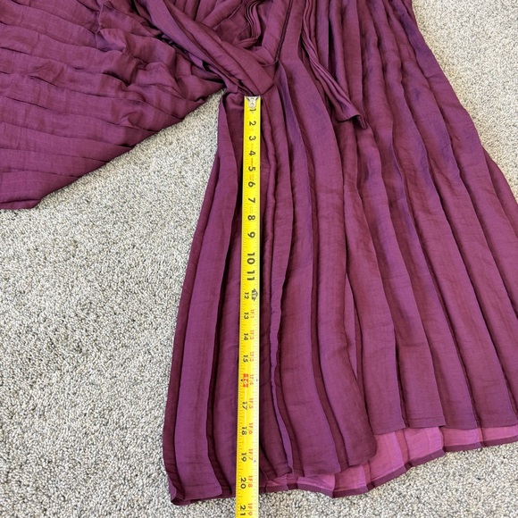 Feather Bone By Anthropologie Pleated Wide Leg Cropped Pants Plum Women’s XS - Picture 9 of 12